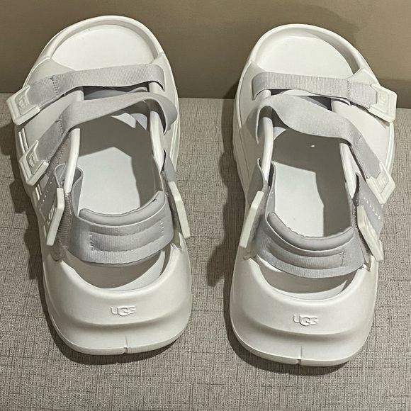 UGG Women's Stratus White Sandal Adjustable Straps EVA Foam 1152686, size 11 - Picture 4 of 8